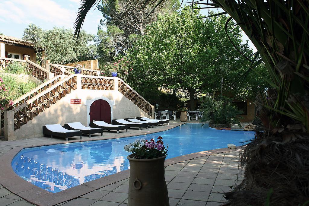 Hotel Athénopolis Grimaud Esterno foto
