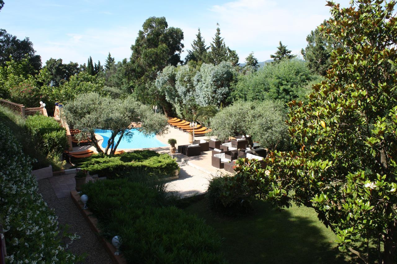 Hotel Athénopolis Grimaud Esterno foto