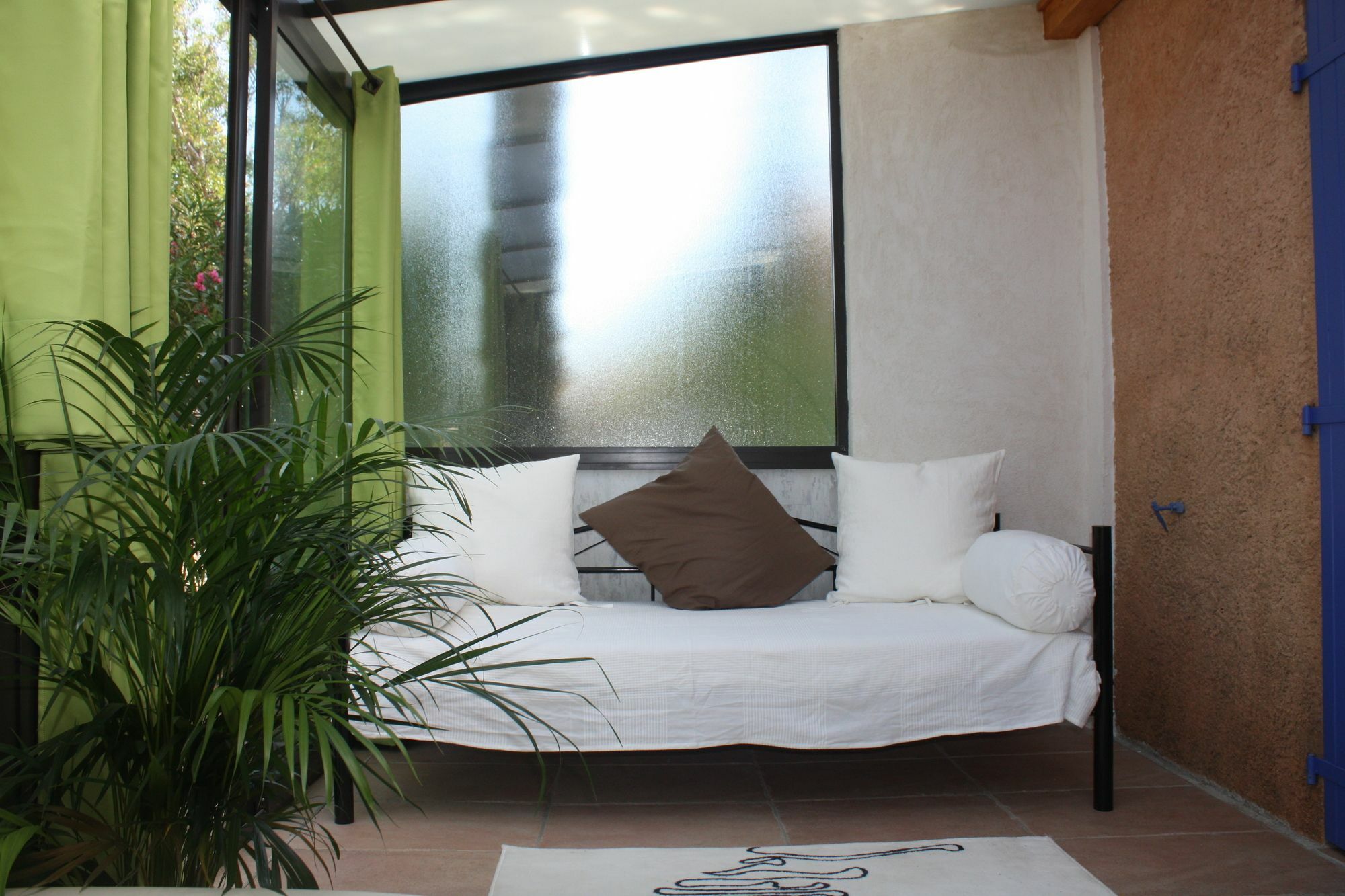 Hotel Athénopolis Grimaud Esterno foto