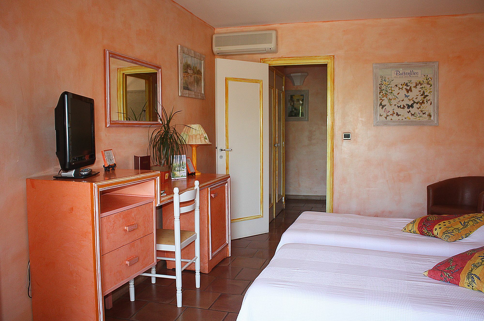 Hotel Athénopolis Grimaud Esterno foto