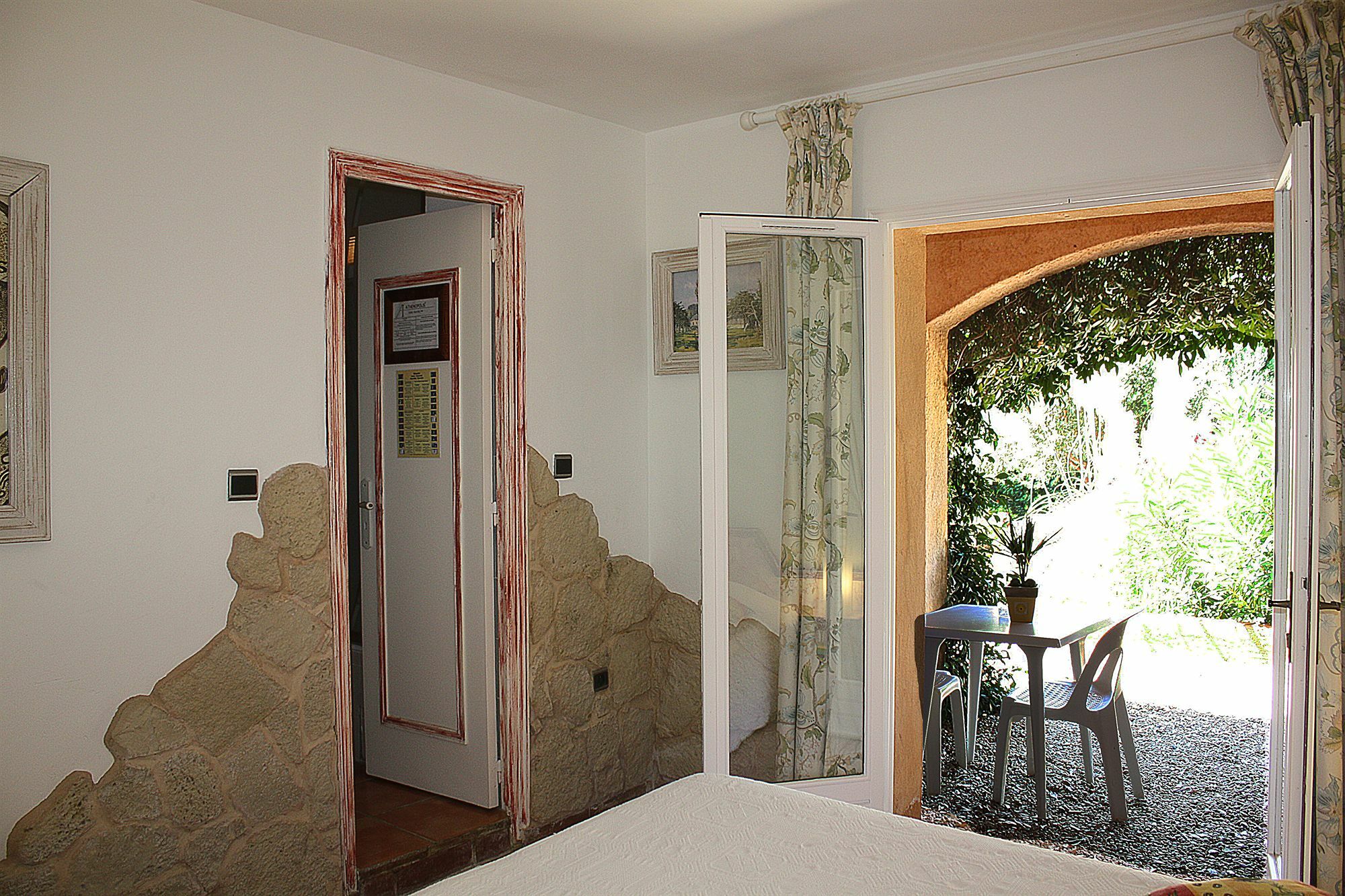 Hotel Athénopolis Grimaud Esterno foto