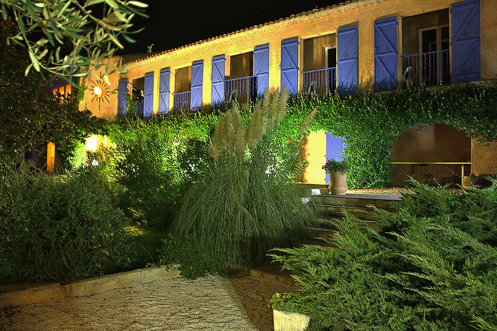 Hotel Athénopolis Grimaud Esterno foto
