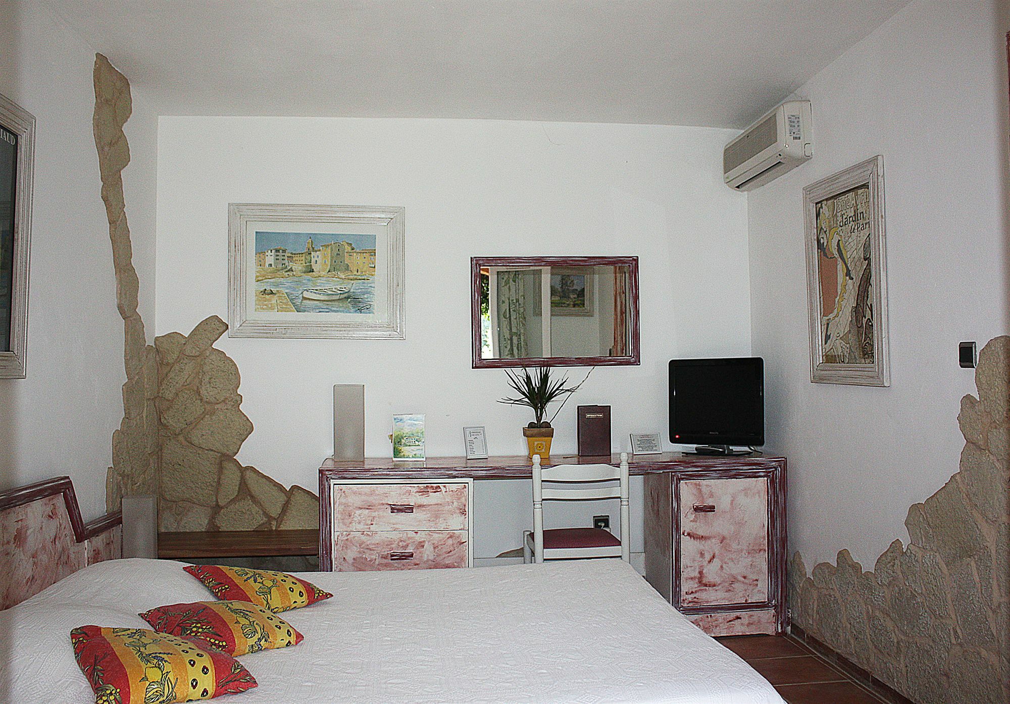 Hotel Athénopolis Grimaud Esterno foto
