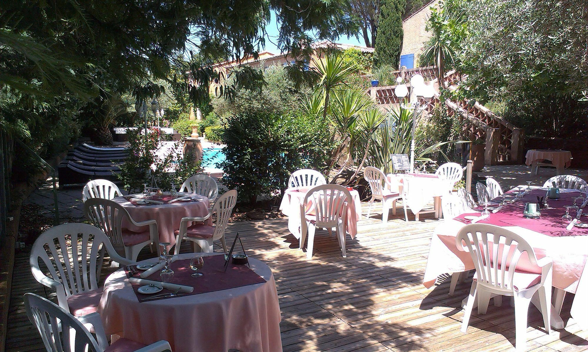 Hotel Athénopolis Grimaud Esterno foto
