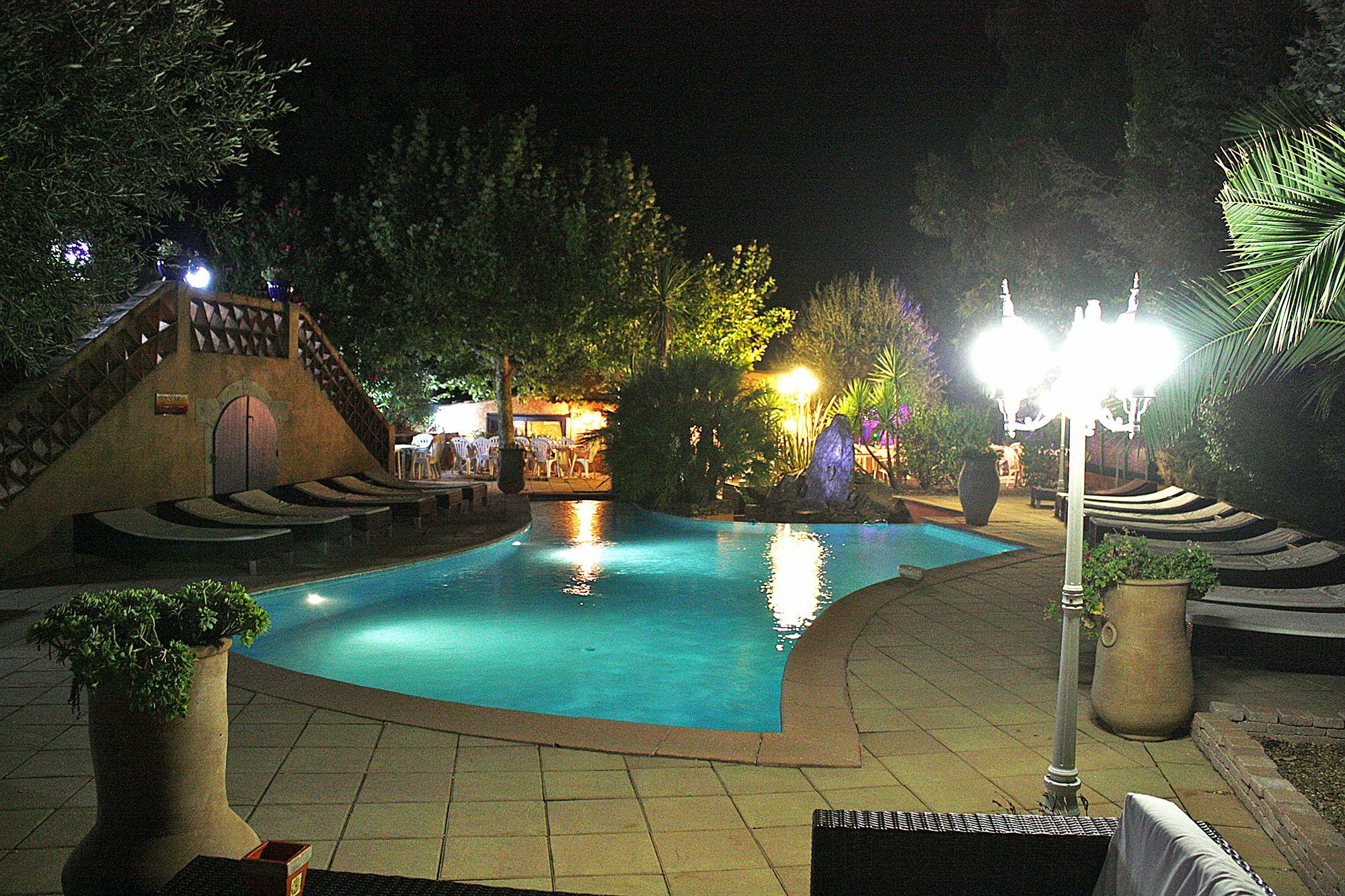 Hotel Athénopolis Grimaud Esterno foto