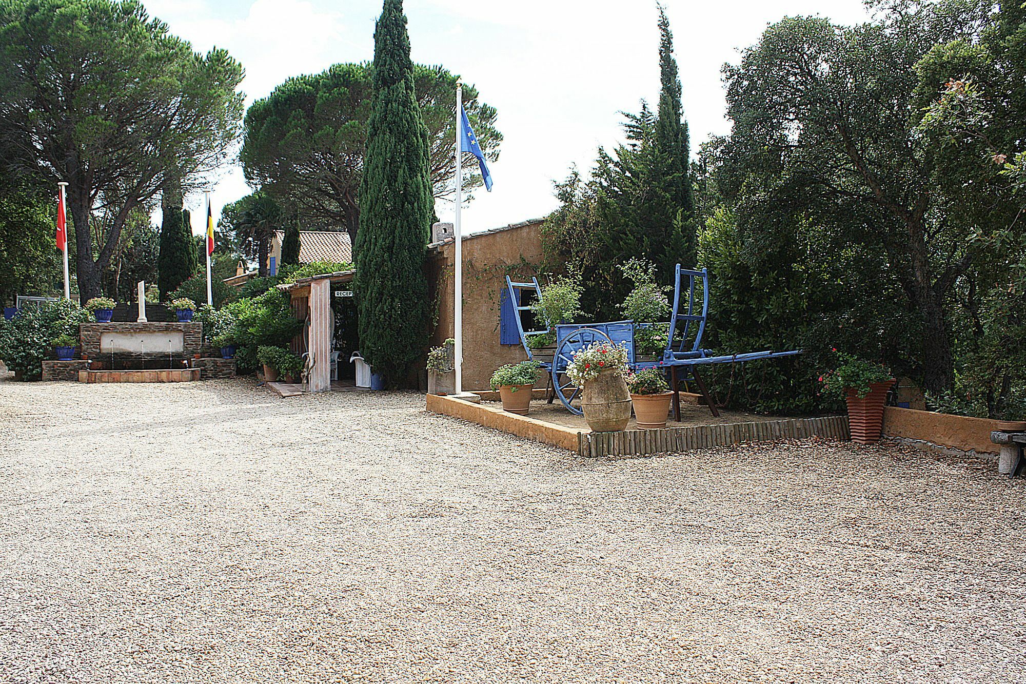 Hotel Athénopolis Grimaud Esterno foto